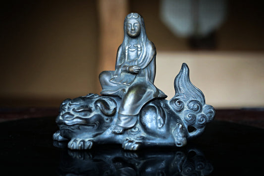 FINE! Japanese antique 1700s Bronze statue censer Koro Bodhisattva maiden shishi lion with wooden box, Incense burner H4.3in/H5.5cm