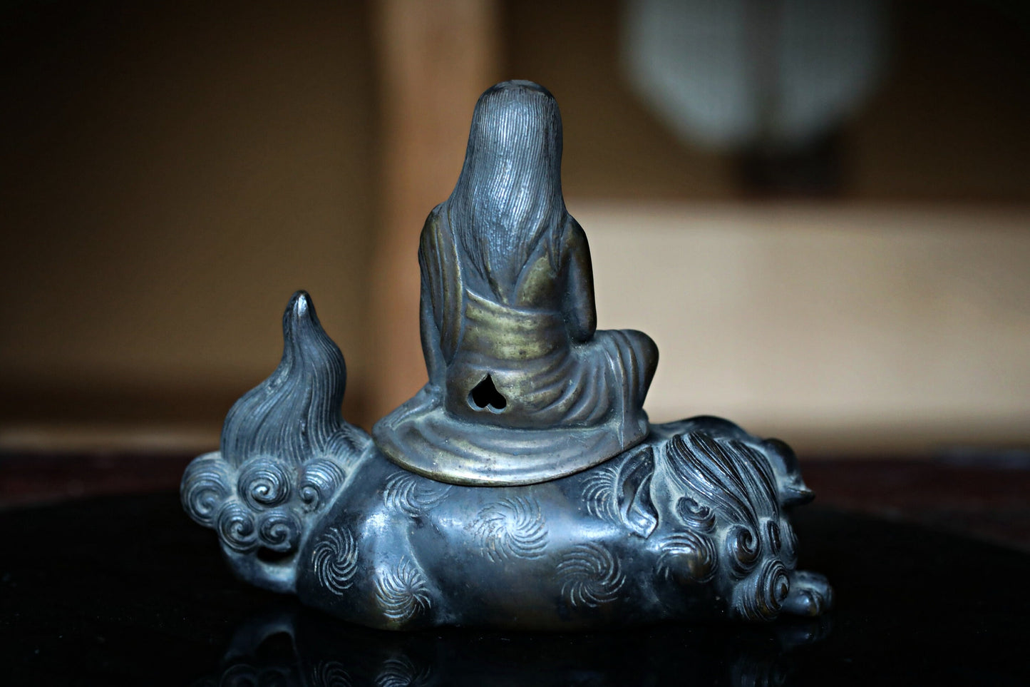 FINE! Japanese antique 1700s Bronze statue censer Koro Bodhisattva maiden shishi lion with wooden box, Incense burner H4.3in/H5.5cm