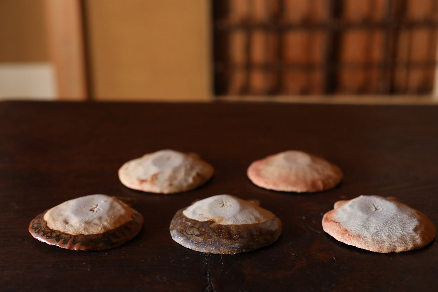 Set of 5 five small plate Japanese chopstick rest 備前 BIZEN kiln ware shell-shaped dishes earth tone color Nunome Fabric Surface 3.5in/9cm