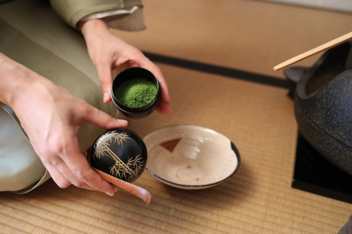 Japanese antique "matcha" green tea caddy with gold makie bamboo, "棗 natsume", for tea ceremony, wooden lacquer, H2.6x2.6in