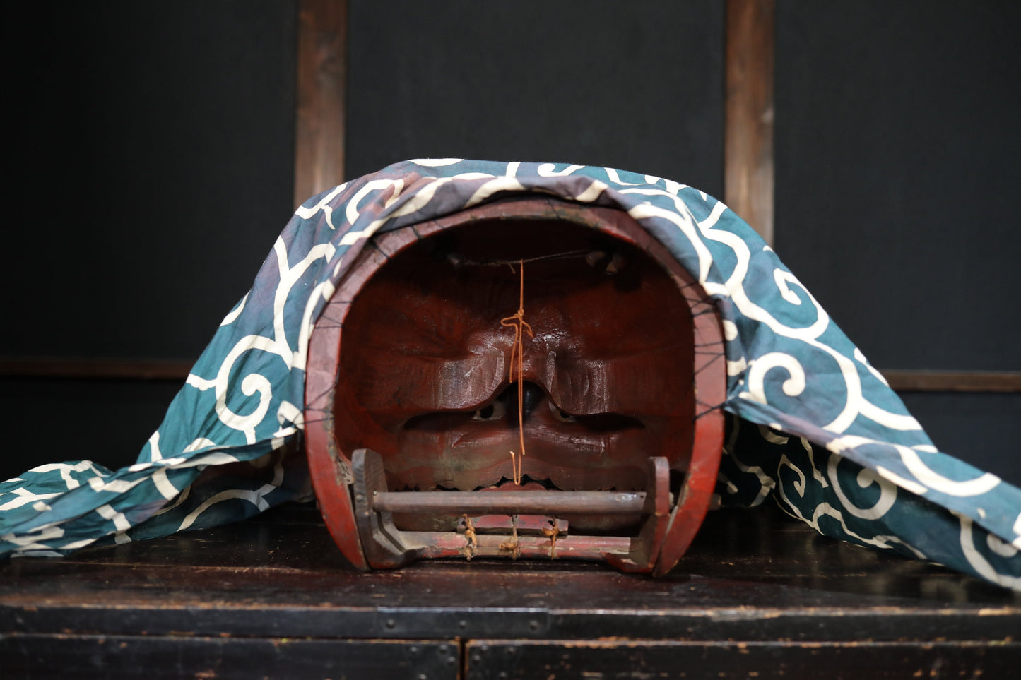 Japanese antique 1800s Shishi BIG wood mask with large cloth hand carving lacquer lion's head Festival sculptures H12.2×13.6in/H31×34.5cm
