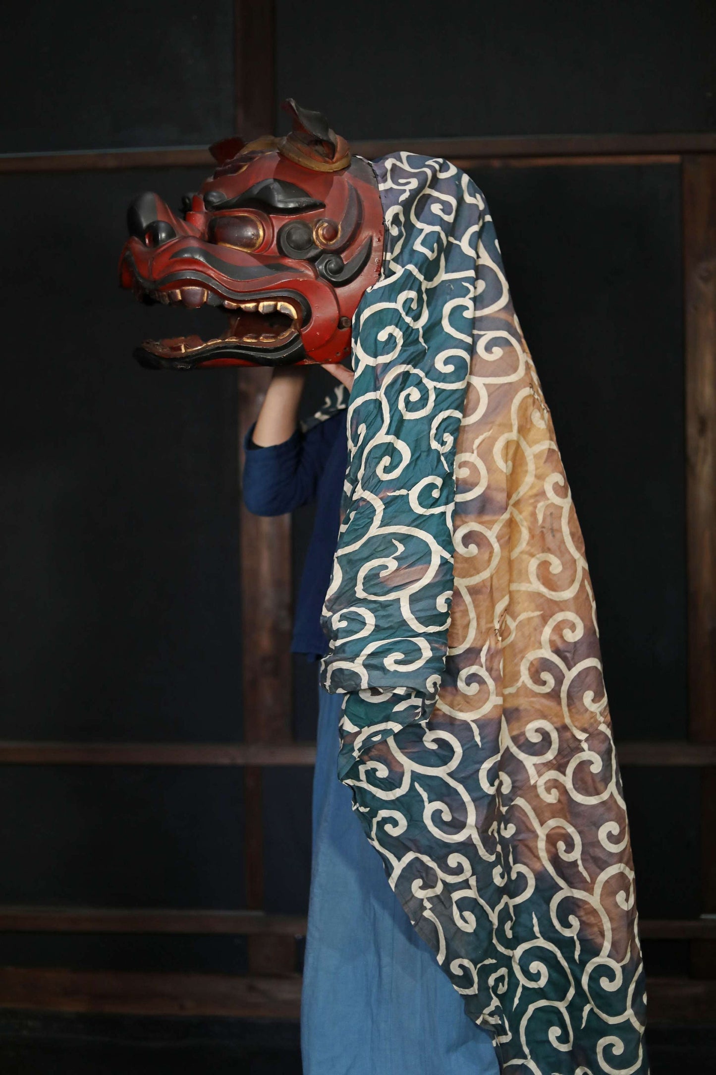 Japanese antique 1800s Shishi BIG wood mask with large cloth hand carving lacquer lion's head Festival sculptures H12.2×13.6in/H31×34.5cm