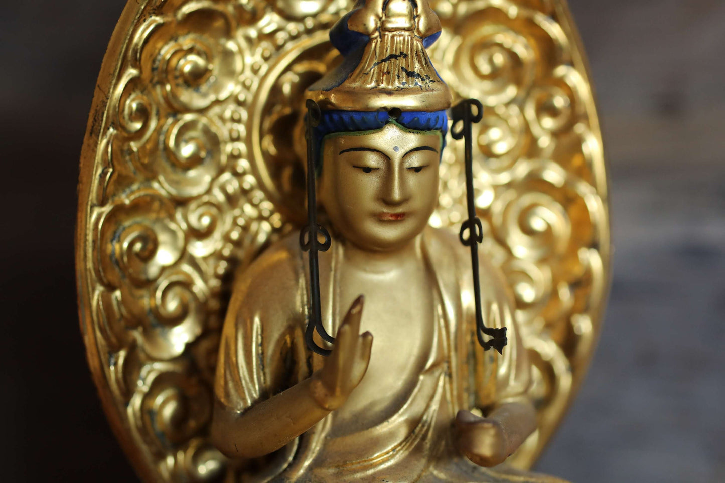 Japanese vintage wooden gold statue of Gautama Buddha, hand carved old buddhism sculpture Sakyamuni釈迦如来 H10.1×W3.9in/H25.7×10.8cm