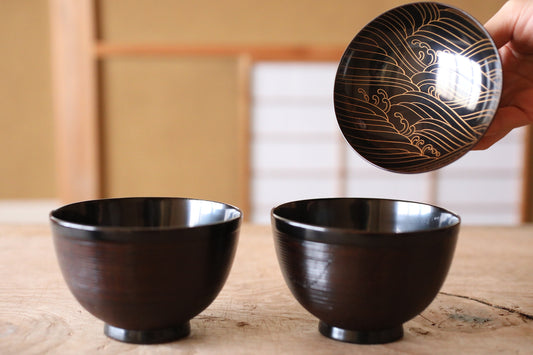 FINE! Pair of Japanese vintage Urushi lacquer bowls, Owan miso cups waves design black gold Maki-e lacquer tableware hand craft