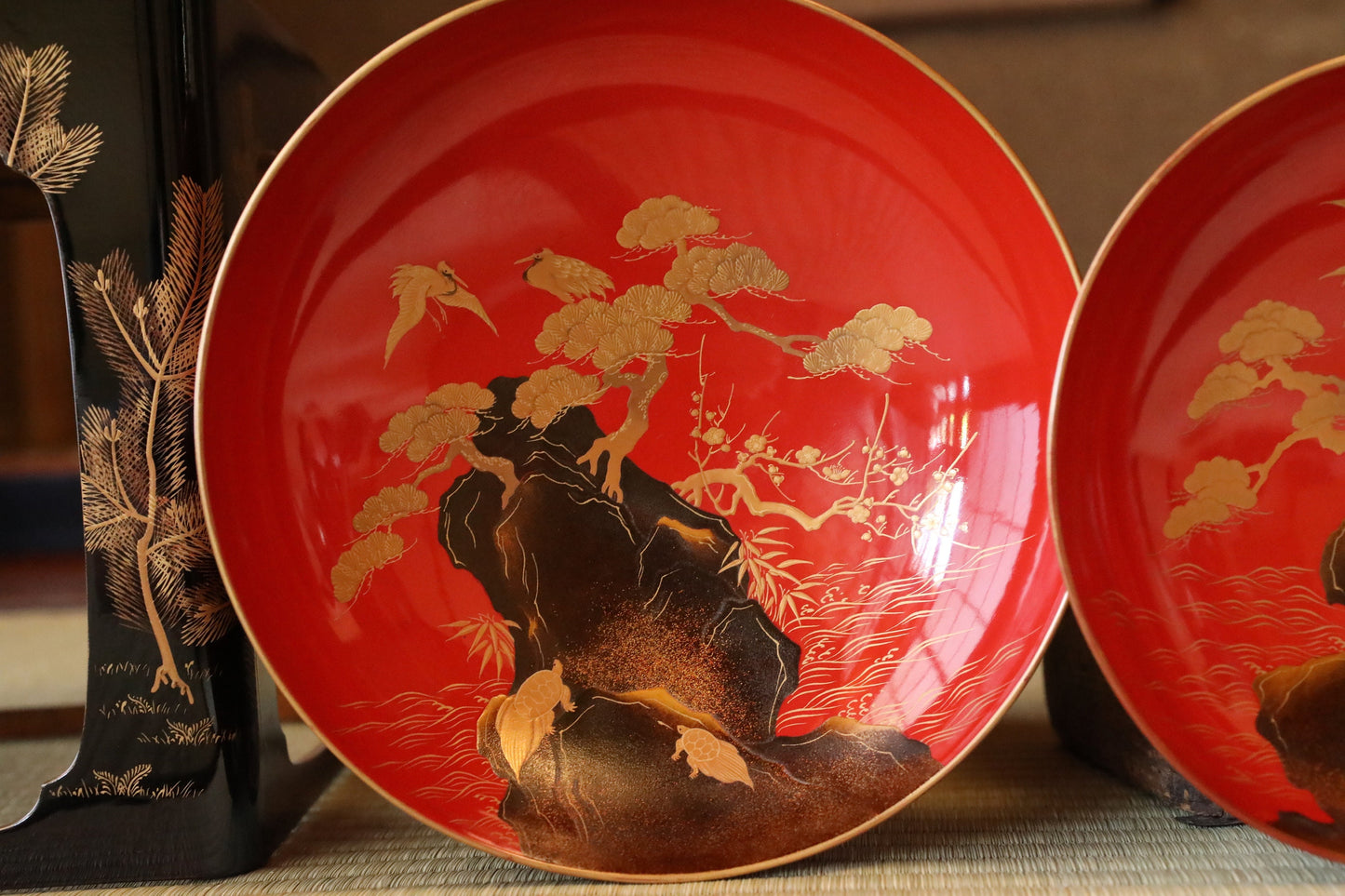 FINE! Japanese antique 1900s Gorgeous Lacquer ware set Sake cups gold MAKIE urushi with crane and tortoise ceremony tool H14.6in/H37cm