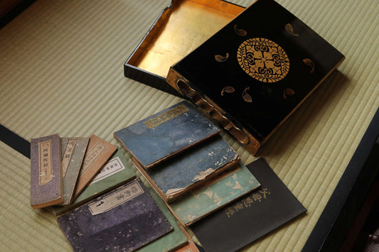 Japanese Makie Black urushi Lacquer Gold wisteria crest wooden box with 10 Buddhist sutra booklets, lacquer furniture 13.8×10in/35×25.3cm