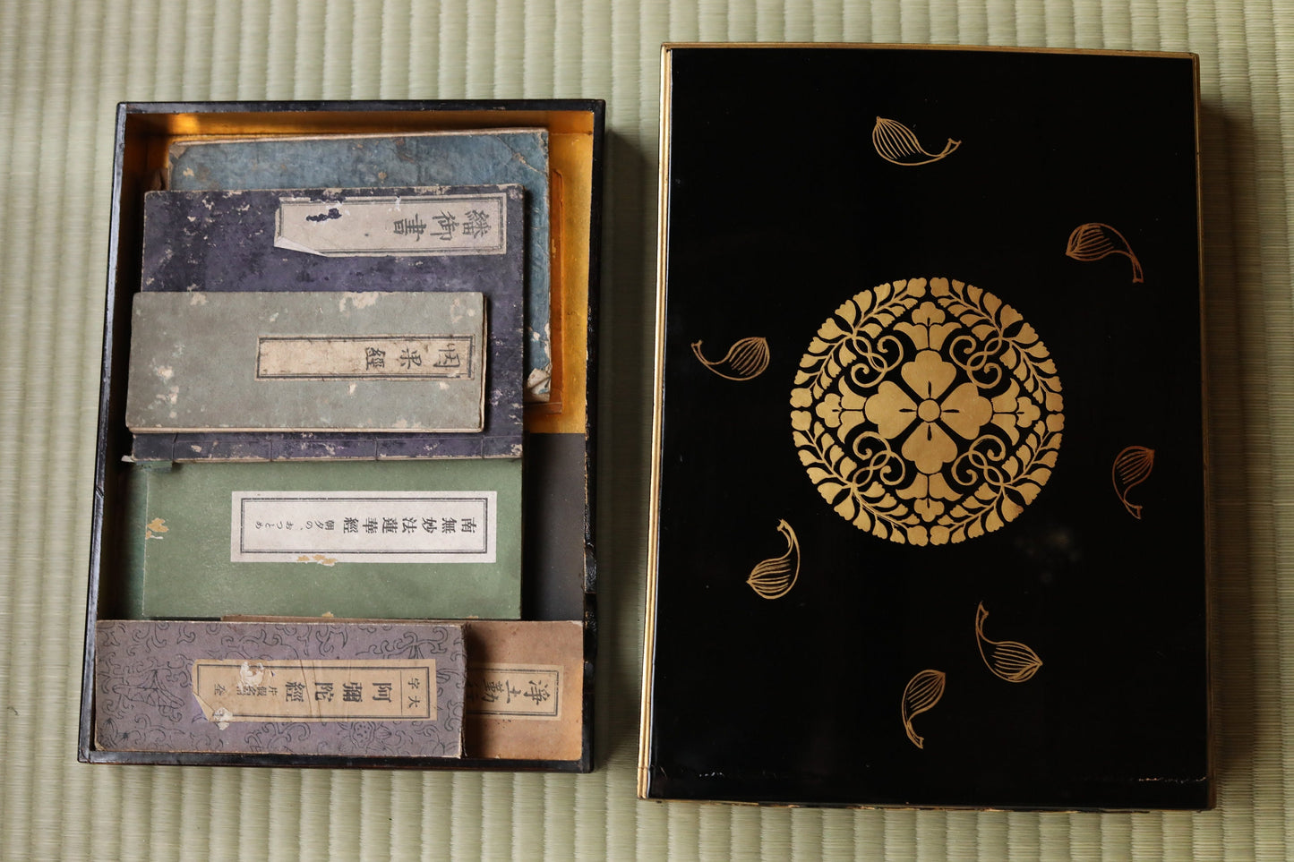 Japanese Makie Black urushi Lacquer Gold wisteria crest wooden box with 10 Buddhist sutra booklets, lacquer furniture 13.8×10in/35×25.3cm