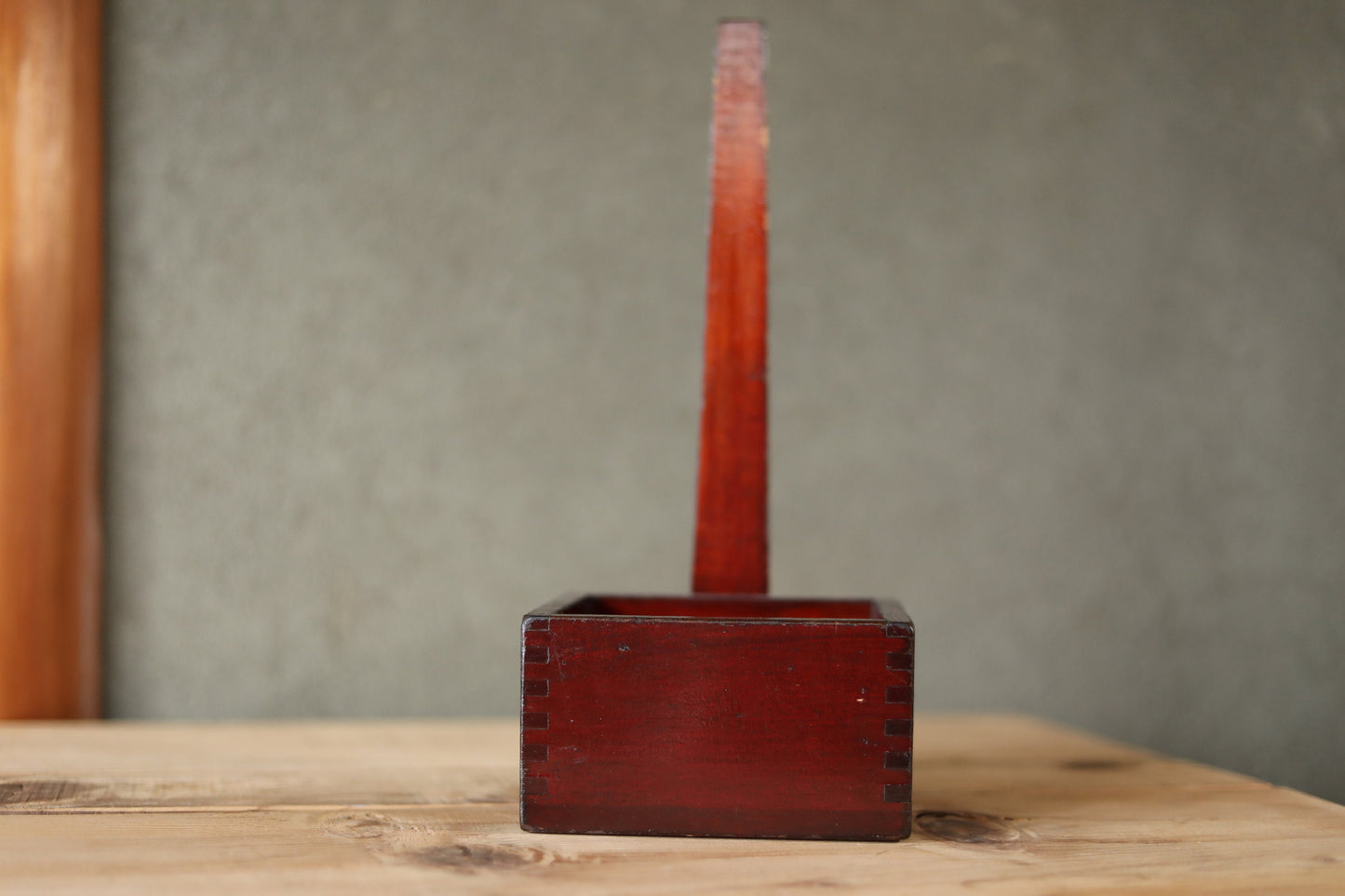 Japanese antique measuring box urushi Lacquer"枡MASU" with a handle ,sake ladle wood Kanji calligraphy 1920s H12.8×5.5in/H32.5×14cm