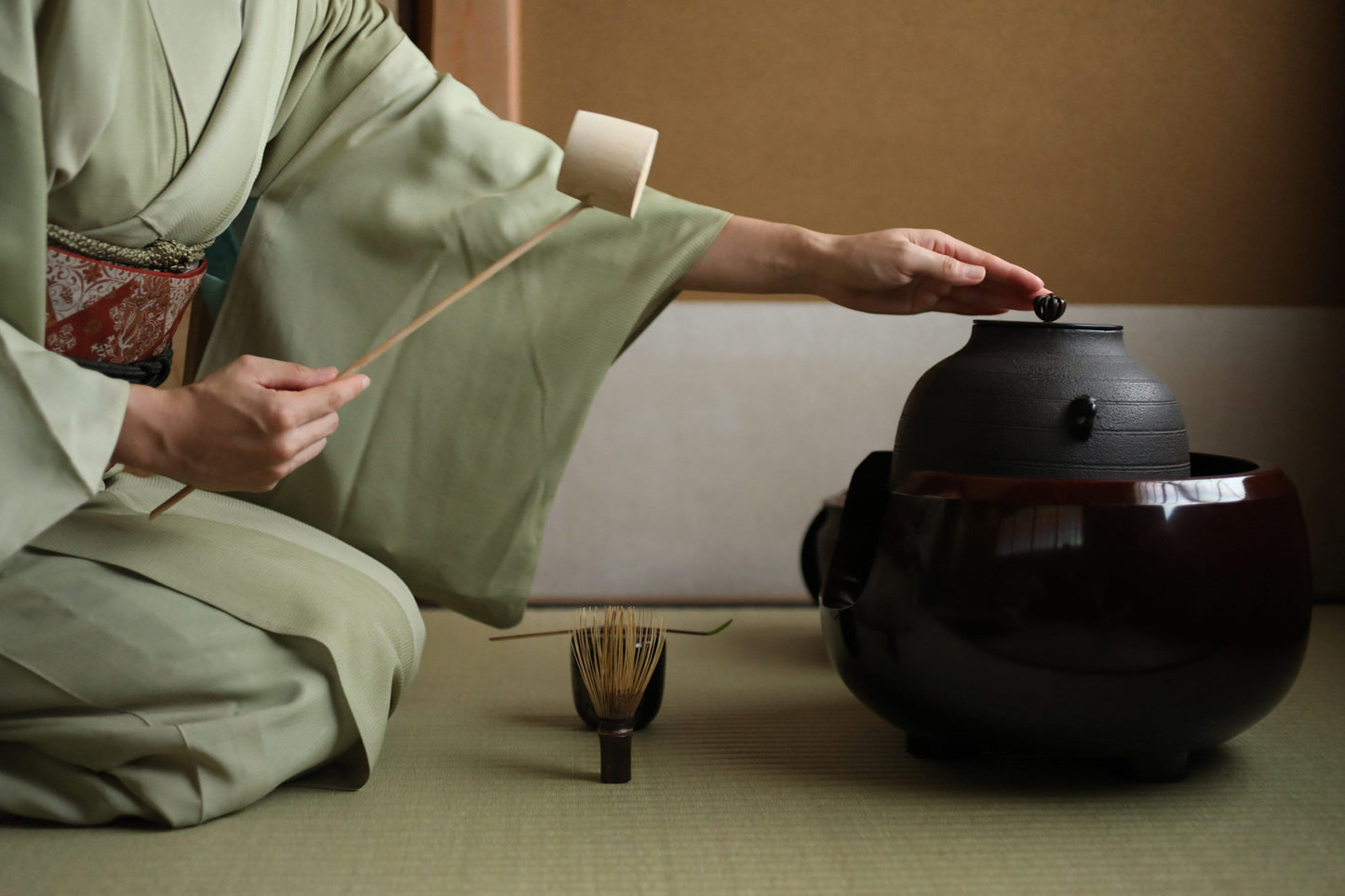 CHAGAMA and FURO Japanese antique bronze brazier and cast iron kettle, For Tea ceremony, Doan furo and Amida gama in 1970s