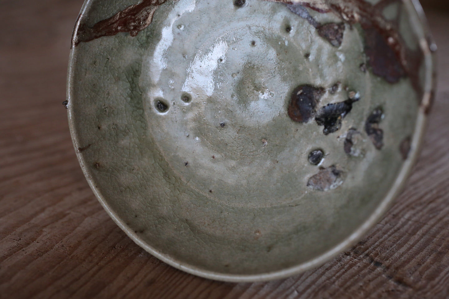 Japanese antique 17th century Momoyama seto porcelain Yobitsugi plate with kintsugi gold repair W4.3in/W11cm