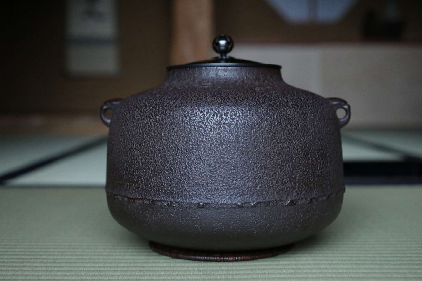 FINE! Japanese vintage cast iron kettle For Tea ceremony with a copper lid, "Amida-gama" Famous Kettle Master Box 1960s W10.2in/W26cm