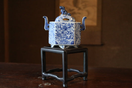 Japanese antique 1900s Koimari indigo SHISHI Lion porcelain hexagonal incense burner with painting of dragon and phoenix H5.1×W5.1in/13×13cm