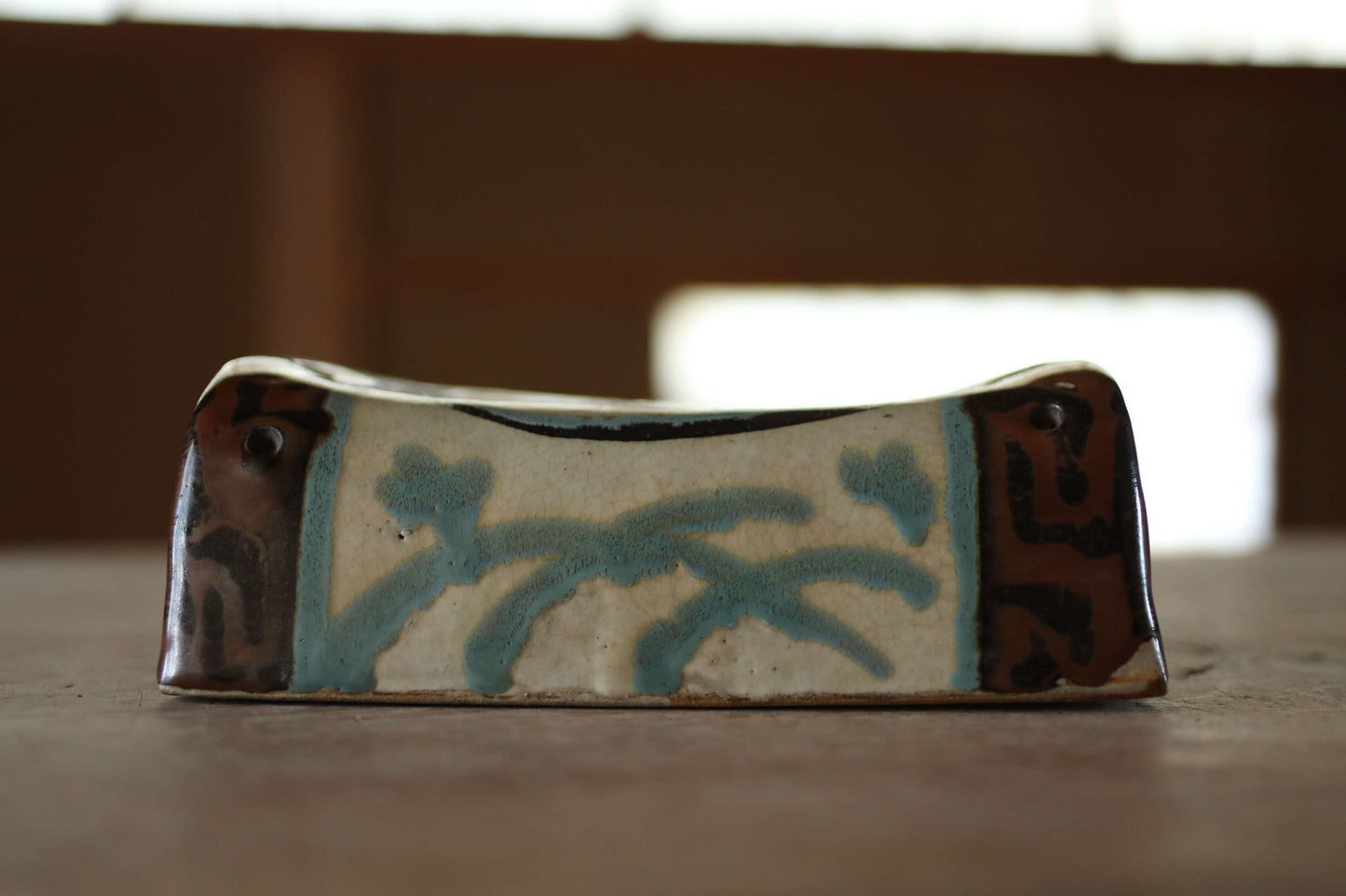 Japanese old porcelain siesta pillow hand printed with kanji calligraphy, nap pillow, Japanese antique 1930s H3.1×8.6in/H8×21.8cm.