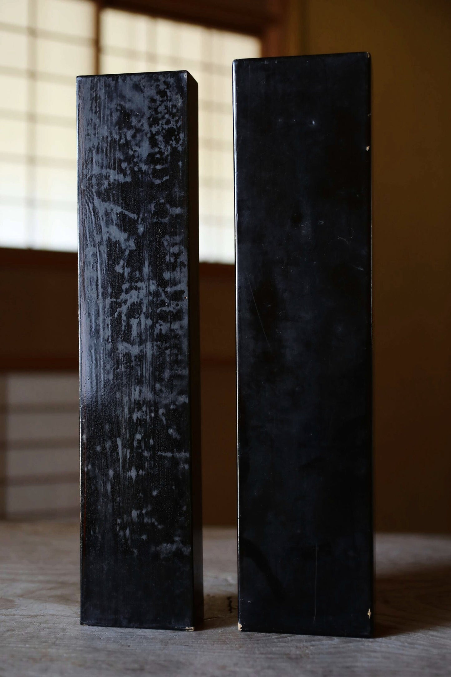Japanese Antique 1800s Black Lacquered Box elongated shape Wood craft for GEISYA hairpin black with SAMURAI crest H16.5×W3.9in/H42×10cm