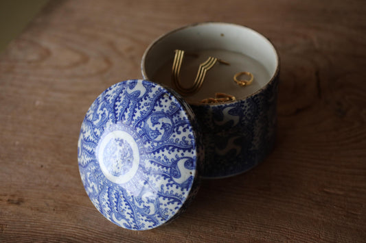 Antique Meiji era Imari Porcelain Jūbako indigo turtles and botanical pattern Stacking ceramic Bento Box H5.1×5.5in two-tiered box