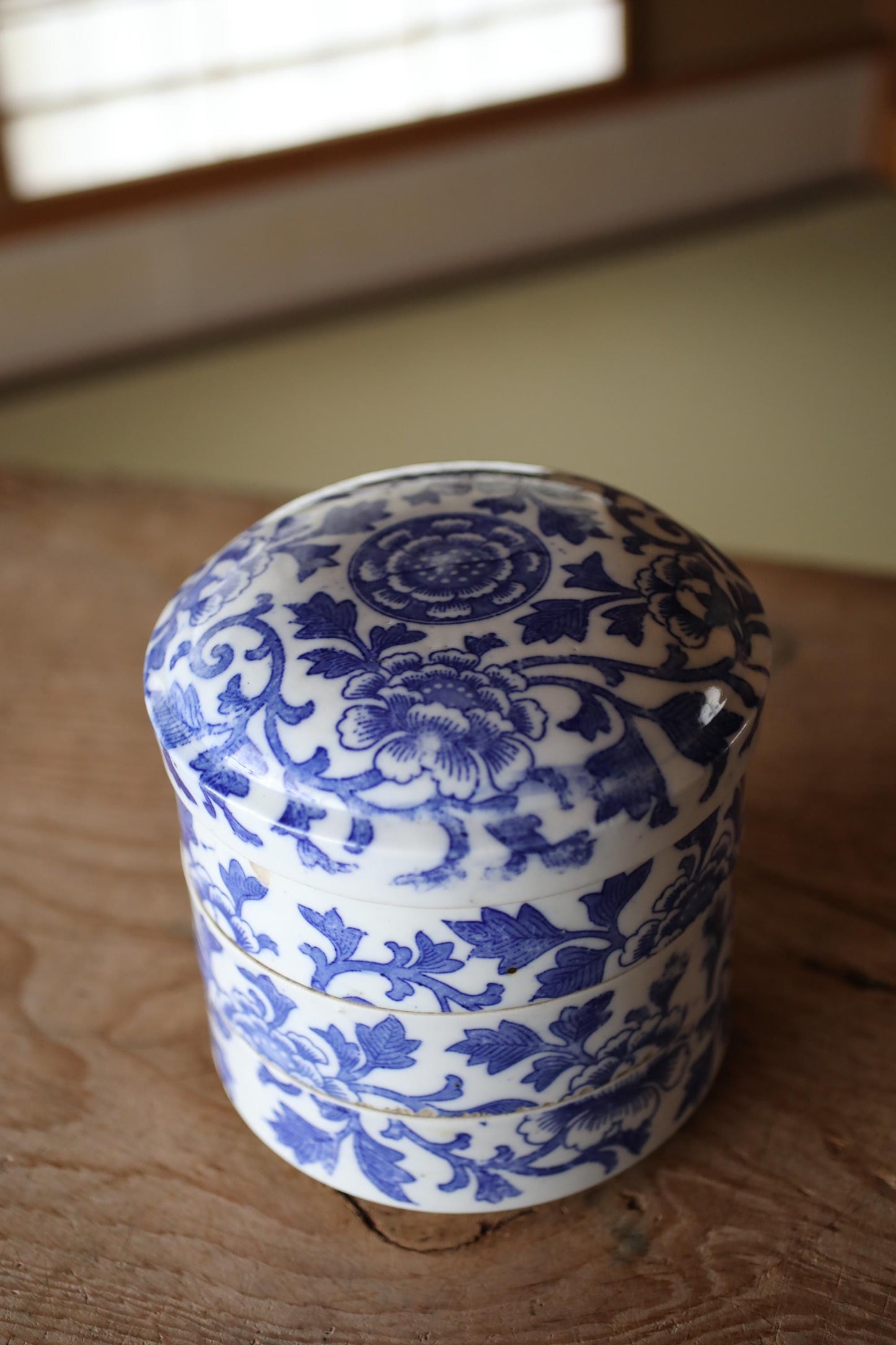 Antique Meiji era Imari Porcelain Jūbako Blue flower pattern decoration Stacking ceramic Bento Box H7.9×7.7in three-tiered box