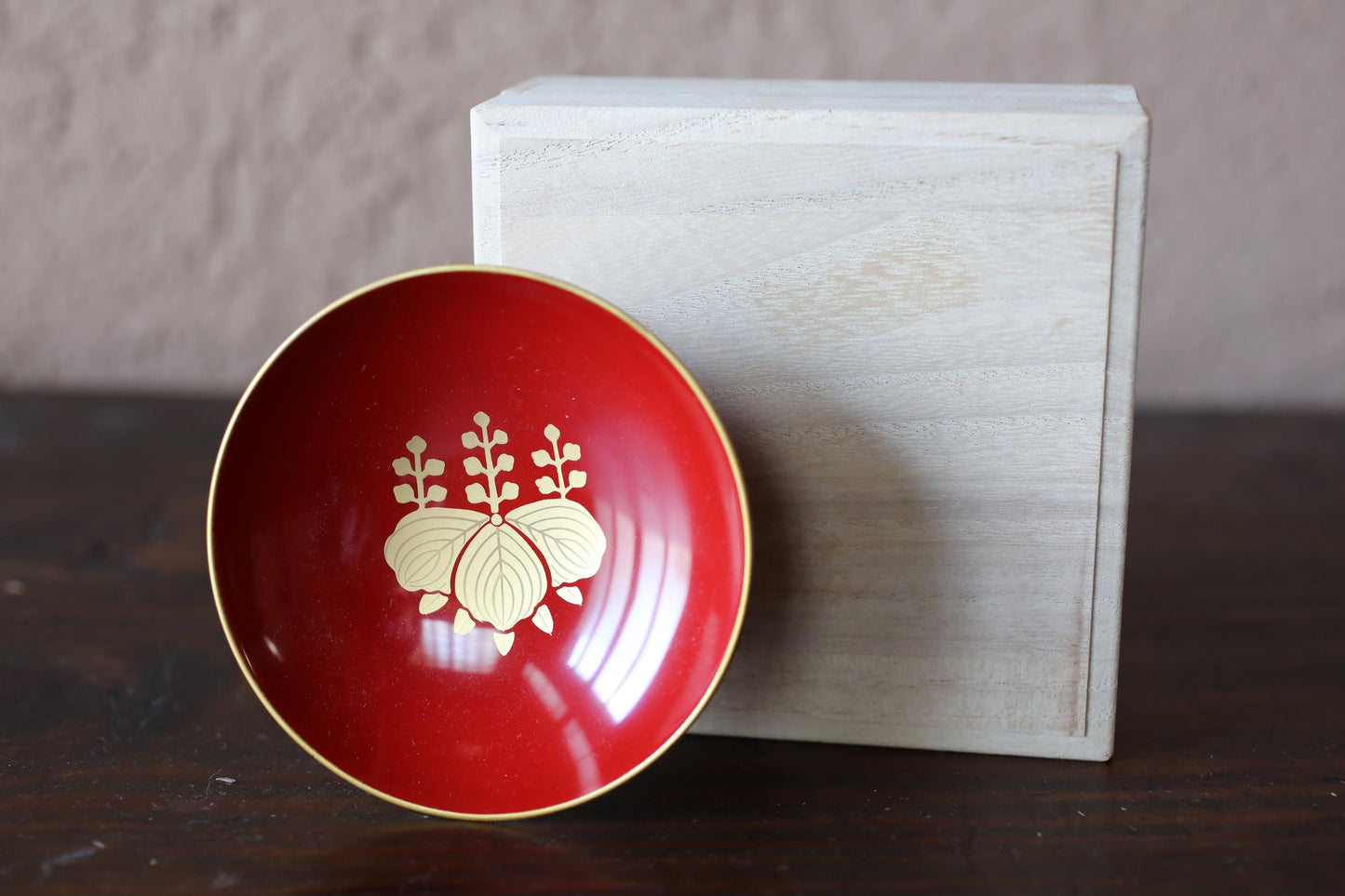 Red lacquer wooden sake cup with a SAMURAI family crest (foxglove tree), Japanese vintage wooden urushi tableware "SAKAZUKI" 3.5in/9cm