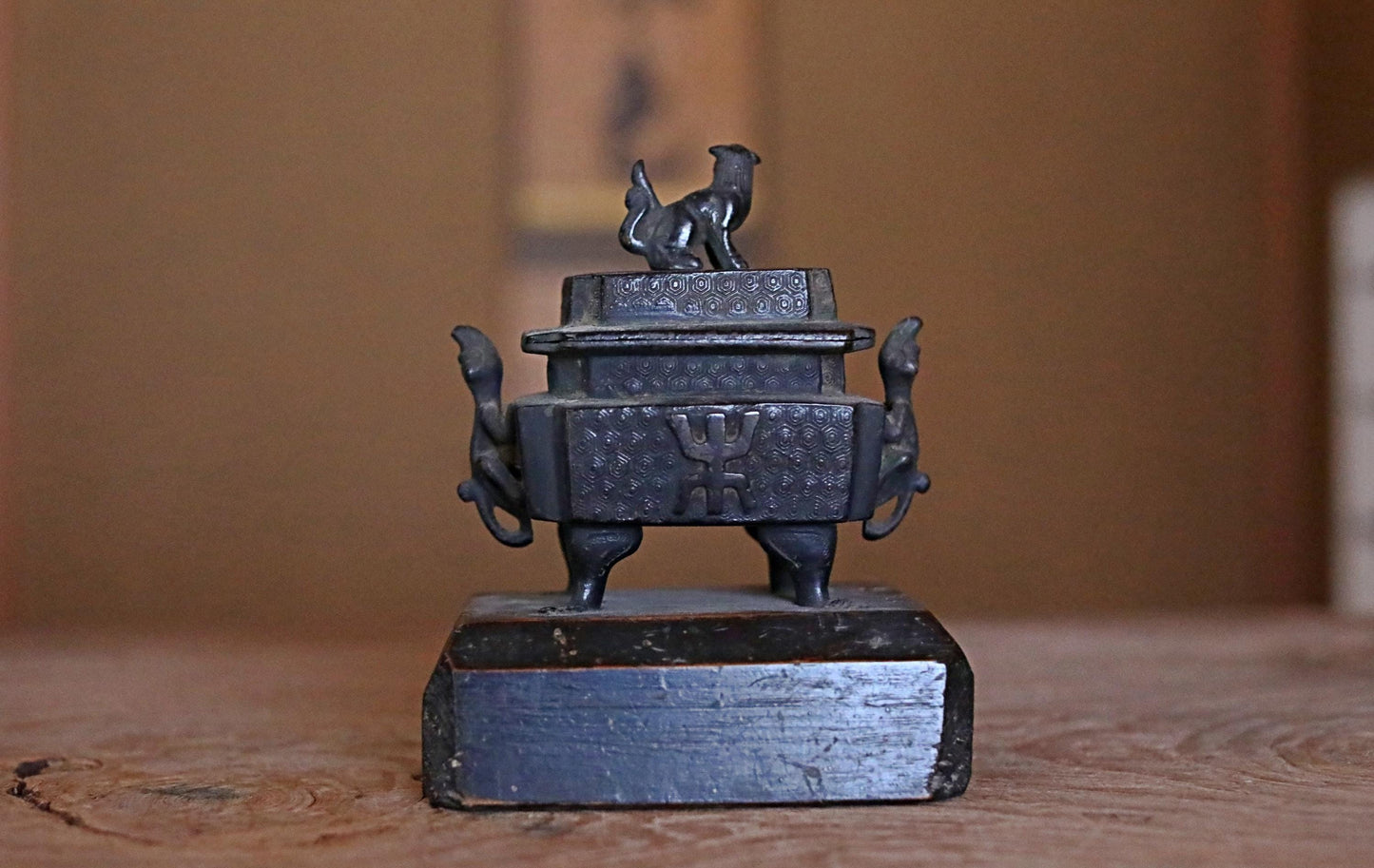 FINE! 1820s Japanese antique Bronze censer Koro shishi for repose of souls buddhist temple with box gecko lizard shogun Incense H6.3in/H16cm