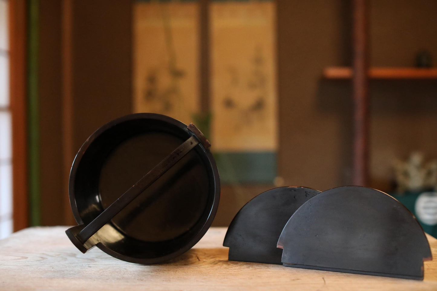 Japanese antique wood bucket with a handle and a double lid lacquered in black called OKE lunch box EDO craft H10×9.8in/H25.5×9.8cm