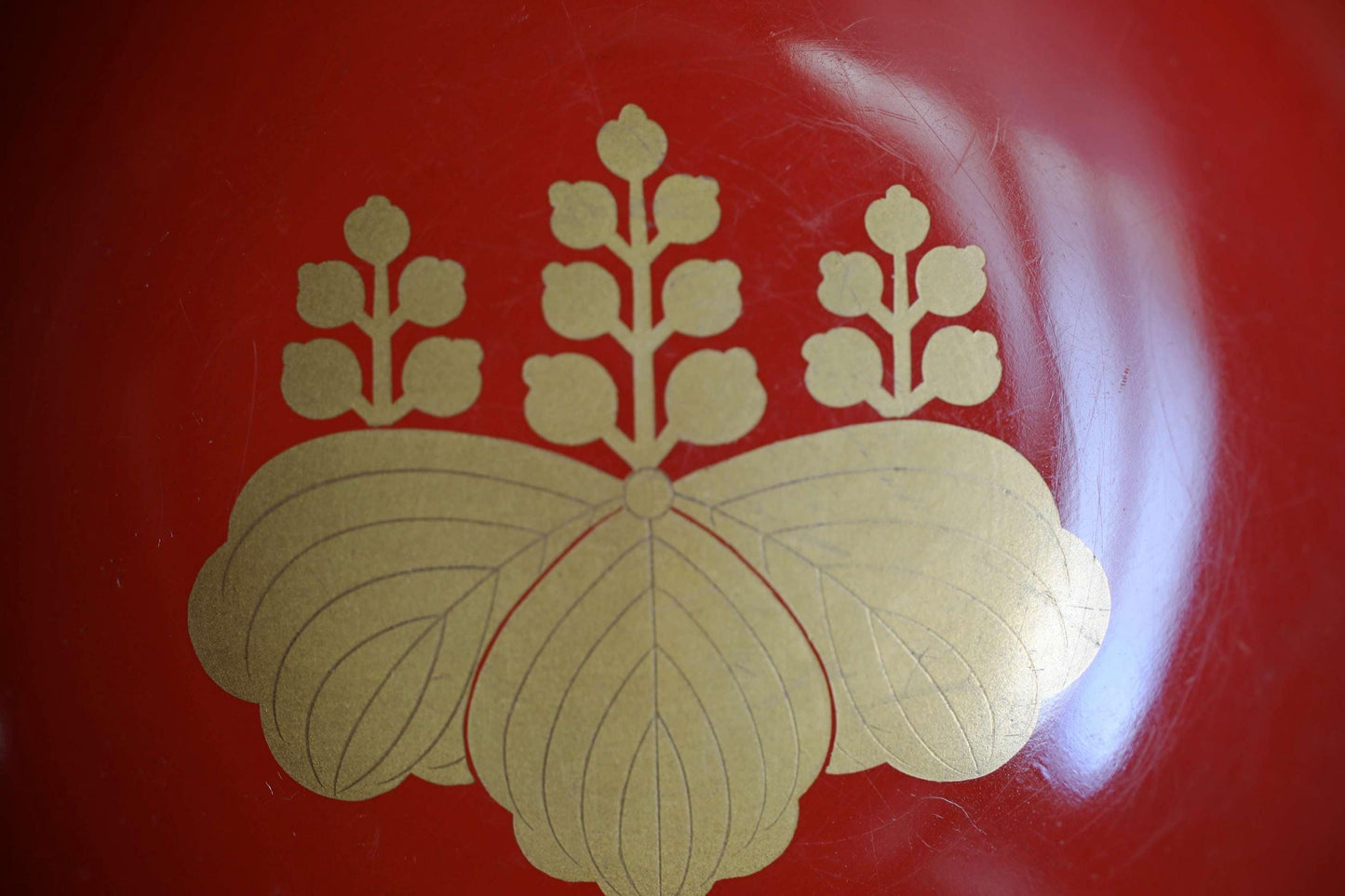 Red lacquer wooden sake cup with a SAMURAI family crest (foxglove tree), Japanese vintage wooden urushi "SAKAZUKI" 3.5in/9cm