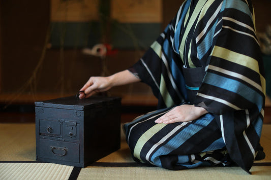 Japanese furniture Antique Box Chest of Drawers Tansu, INKSTONE case "SUZURIBAKO" metal clasp cedar Storage 1800s W8.5×D13.3in/W21.5×33.7cm