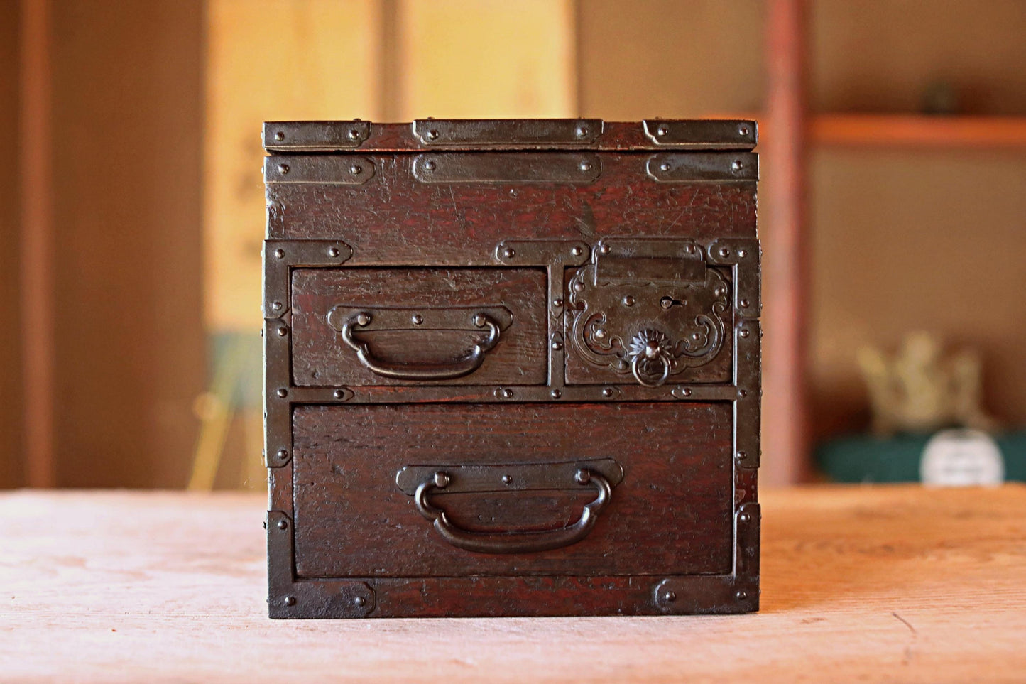 FINE! Japanese furniture Antique Box Chest of Drawers Tansu with key INKSTONE case Suzuribako SAMURAI Crest metal 1870s W14.4in/W36.5cm