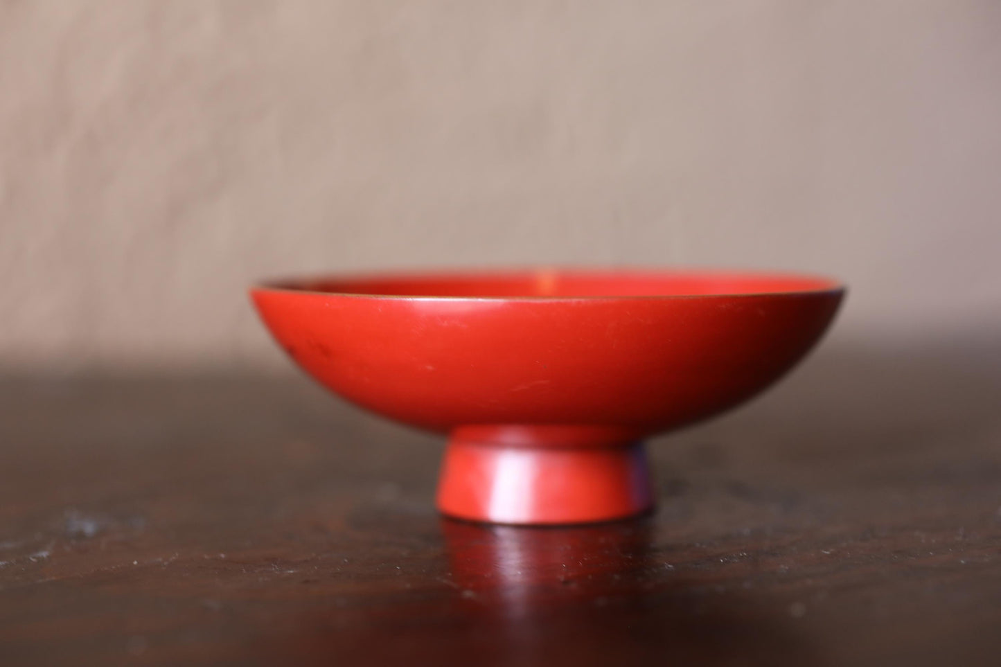 Red lacquer wooden sake cup with a SAMURAI family crest (foxglove tree), Japanese vintage wooden urushi "SAKAZUKI" 3.5in/9cm