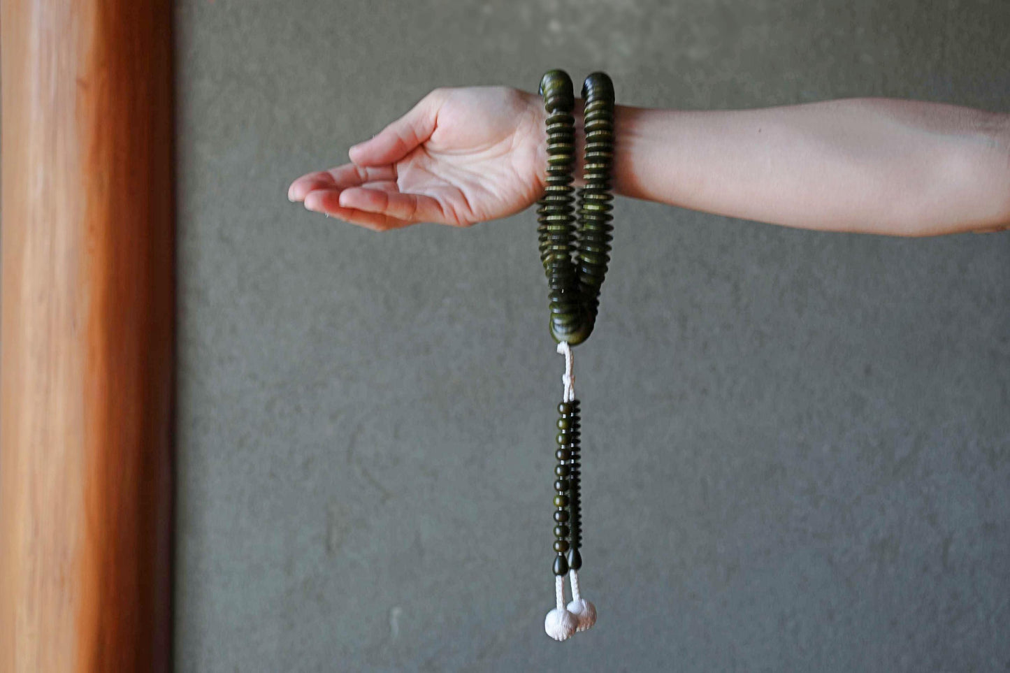 FINE! Japanese buddhist Prayer long Rosary high grade made of green sandalwood beads and silk, JUZU Power stone Meditation Zen with Box