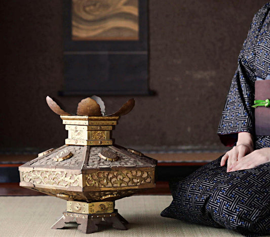 RARE! BIG! Japanese Antique gold Lantern Buddhist temple lamp Hanging Lantern Tsuridoro open work H14.6×W16.5in/H37×42cm