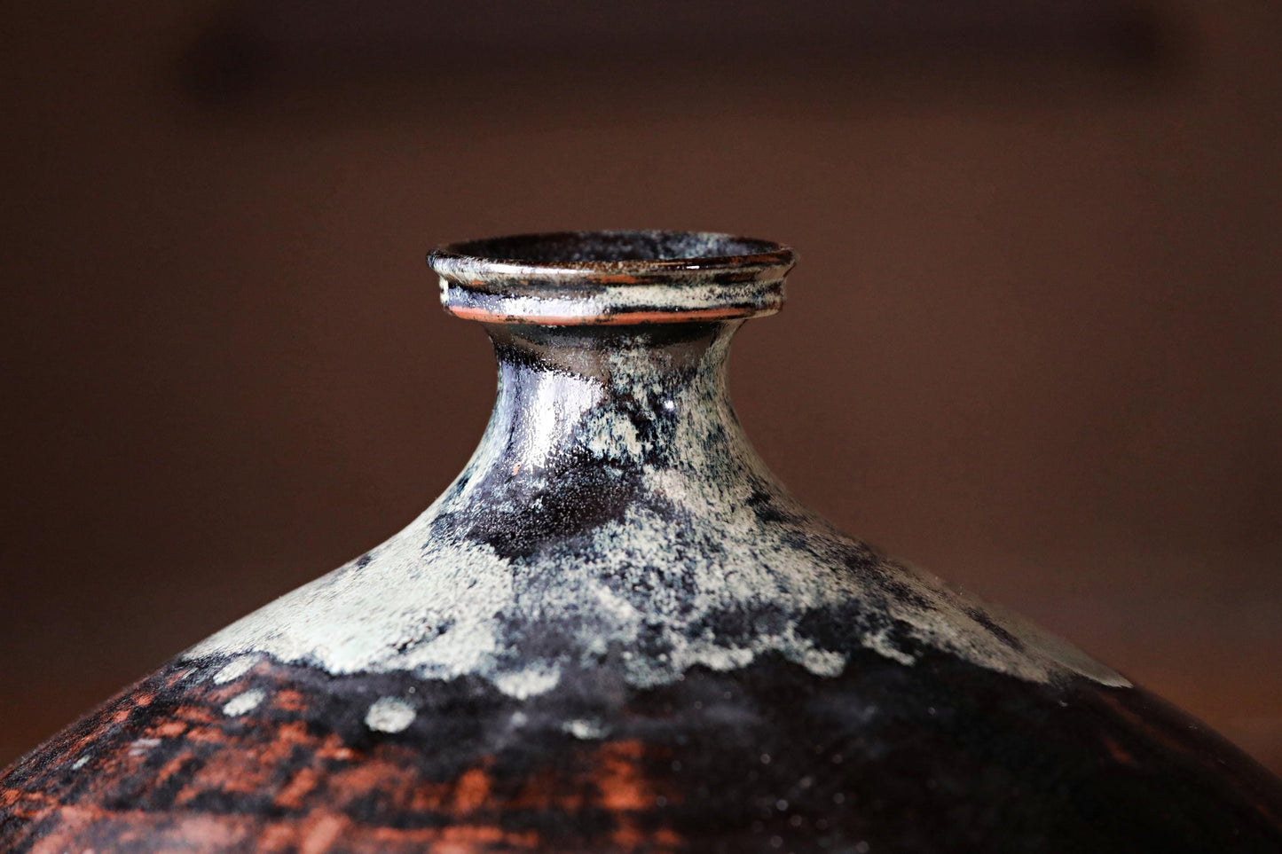 BIG! RARE! Japanese vintage ceramic jar Mashiko ware MINGEI, Half black and half brown H17.3xW12.2/H44xW31cm