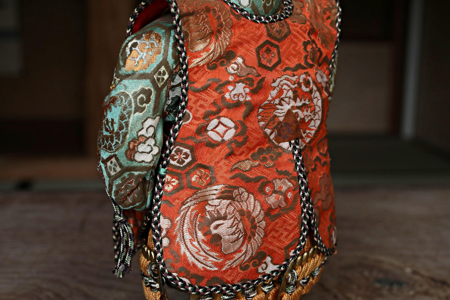 FINE! Japanese vintage 1960s Kabuki doll named "桃太郎 Monster Hunter" made of wood and silk KIMONO for Gift H11.8×6.7in/H30×17cm
