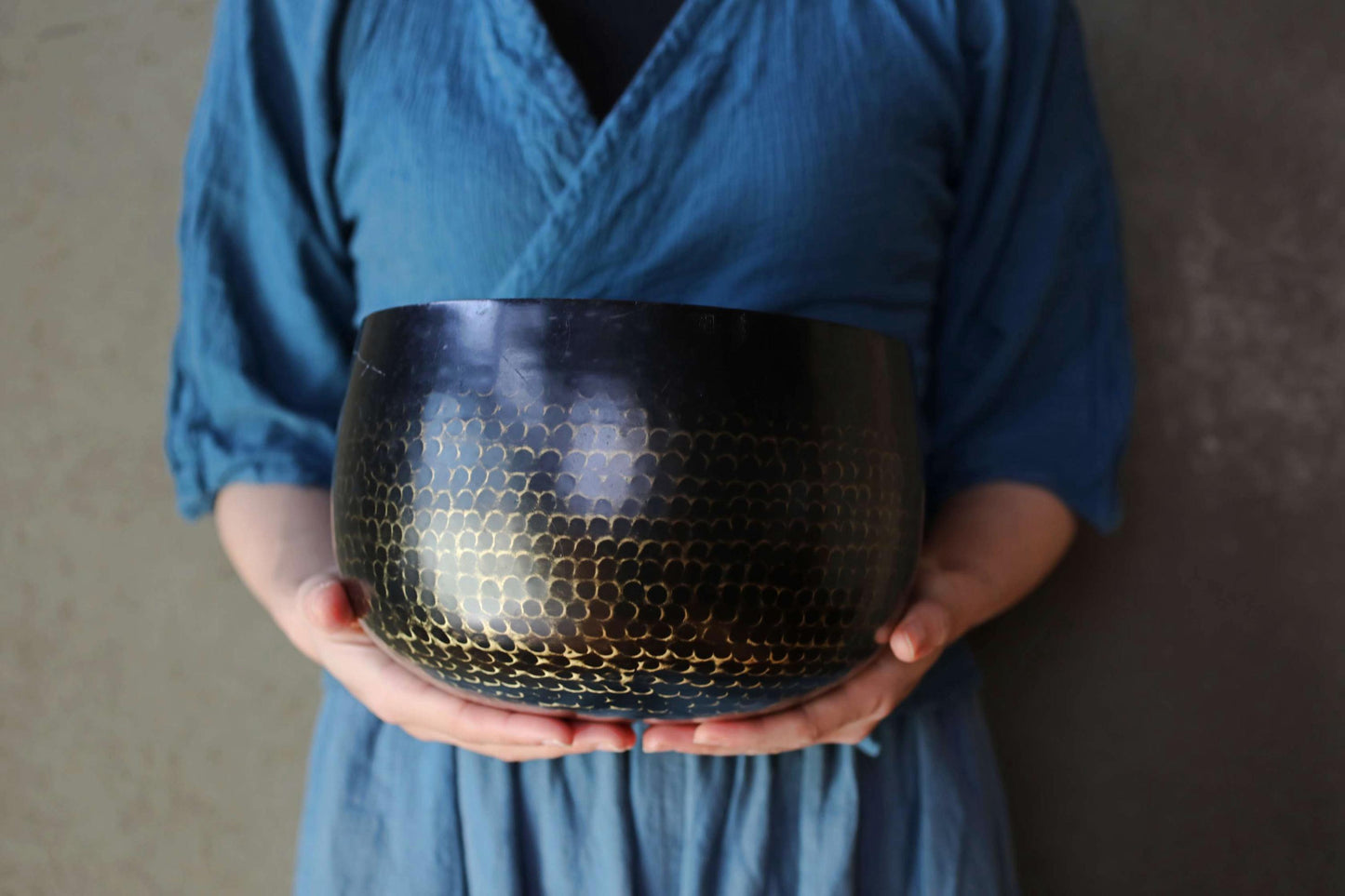 FINE! Japanese antique Bronze buddhist chanting bell with sign妙龍, Singing Bowl, ORIN Buddhist with wooden stand cushions stick W9.1in/W23cm