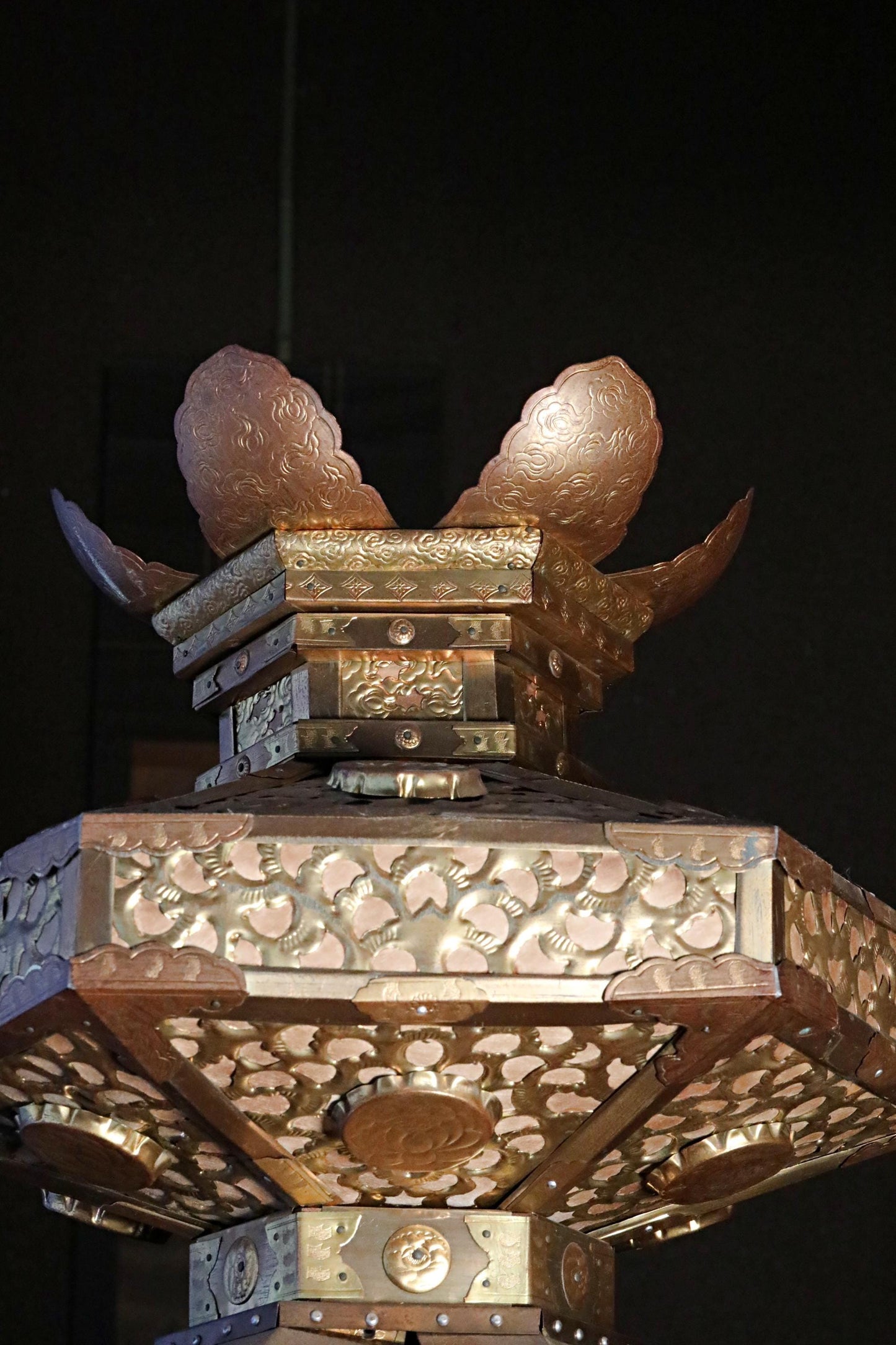RARE! BIG! Japanese Antique gold Lantern Buddhist temple lamp Hanging Lantern Tsuridoro open work H14.6×W16.5in/H37×42cm