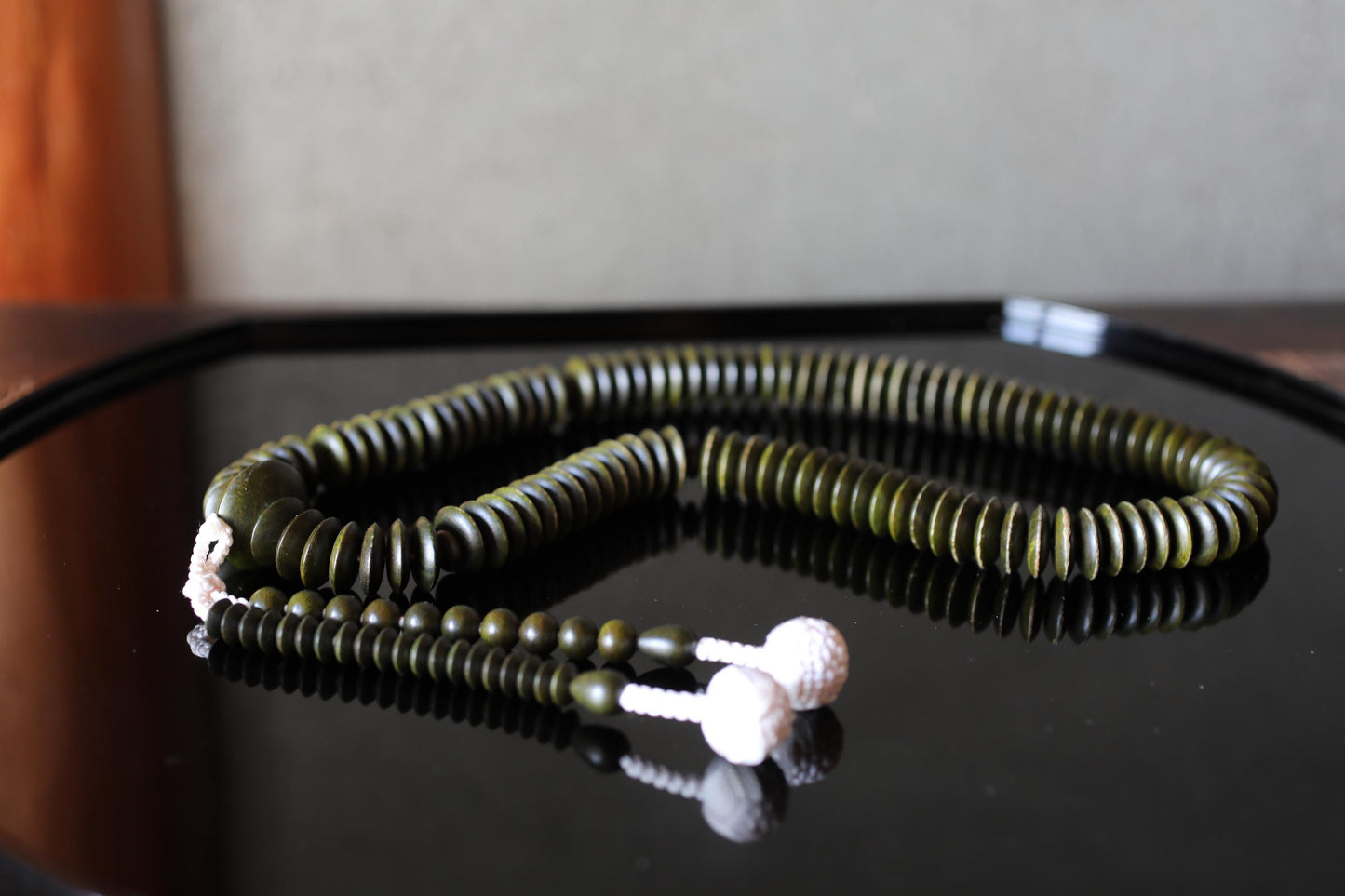 FINE! Japanese buddhist Prayer long Rosary high grade made of green sandalwood beads and silk, JUZU Power stone Meditation Zen with Box