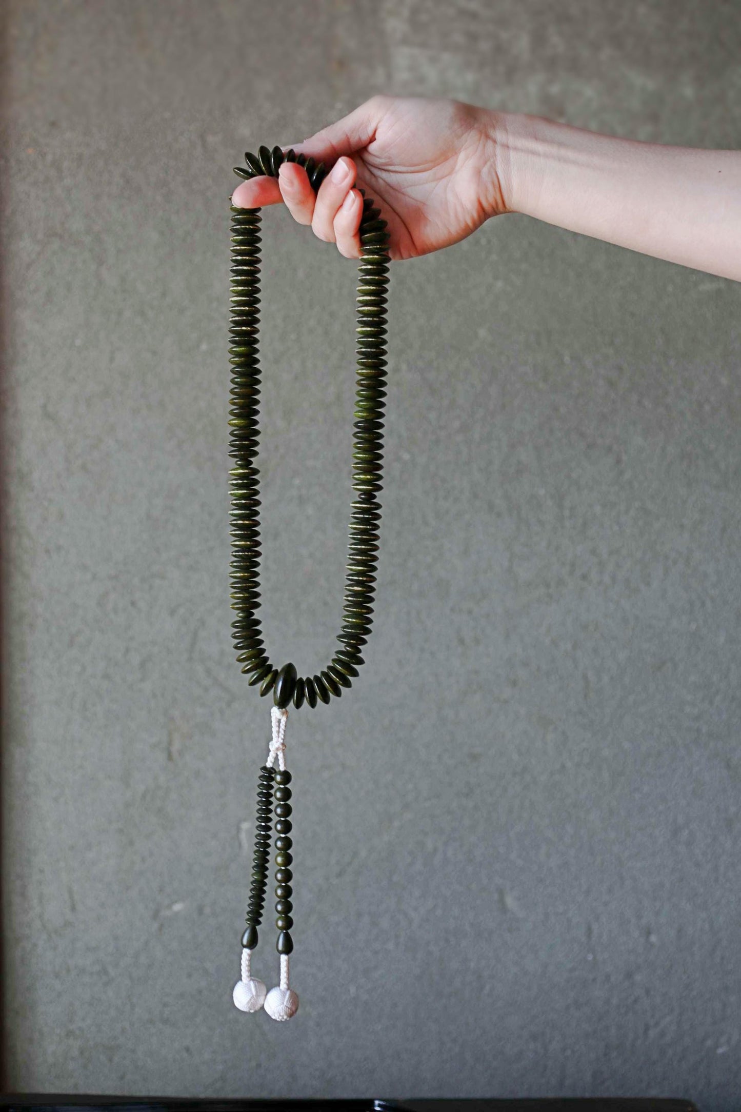 FINE! Japanese buddhist Prayer long Rosary high grade made of green sandalwood beads and silk, JUZU Power stone Meditation Zen with Box