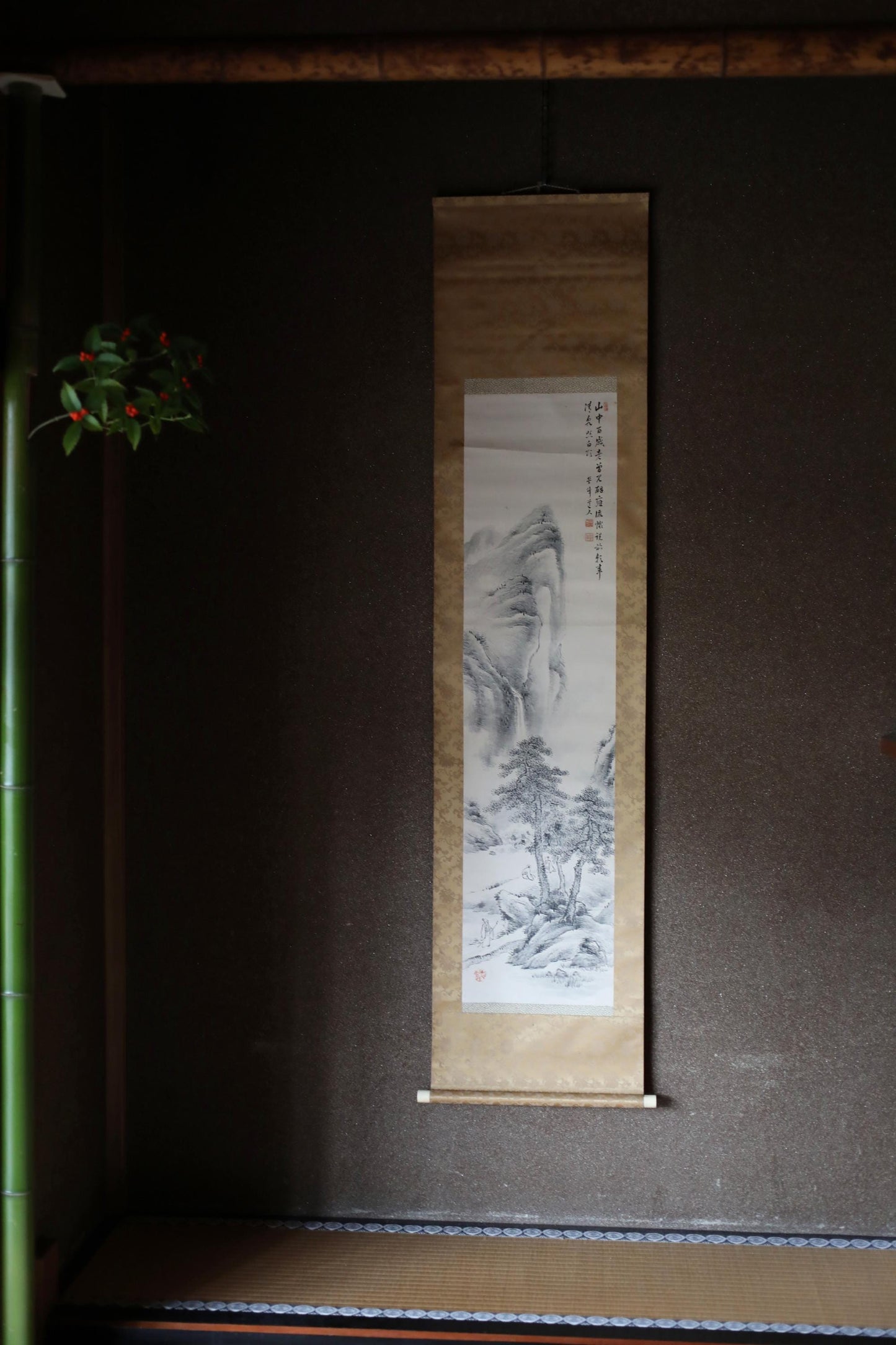Japanese antique brush ink painting scroll fine Landscape in mountain waterfall hermit, Kanji sign, Silk KAKEJIKU H75.2×19.7in/H191x50cm