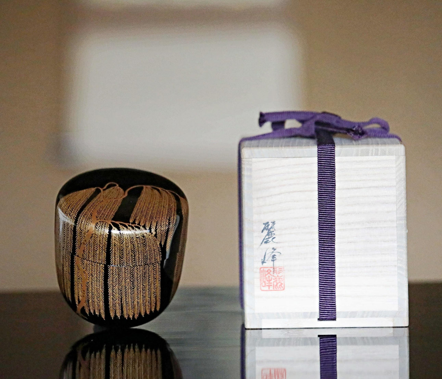 FINE!! Japanese vintage "matcha" green tea caddy with golden willow tree, "棗 natsume", for tea ceremony 1970s H3in/H7.5cm