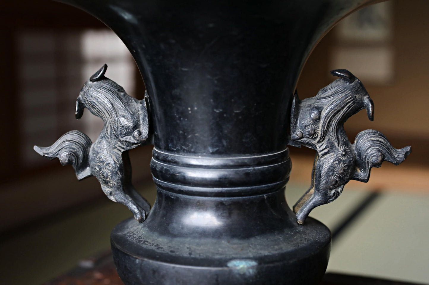 FINE! Japanese antique bronze vase with little lions from a buddhist temple with a signature, ikebana utensil 1800s H8.3×7.7in/H21×19.5cm
