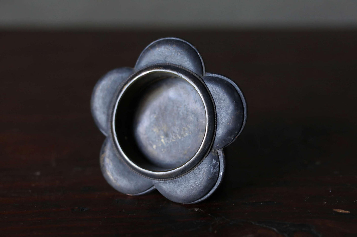 Japan antique bronze metal furniture small FUSUMA sliding door black handle flower shape HIKITE 1900s Japanese interior H1.5×1.7in/3.8×4.2cm