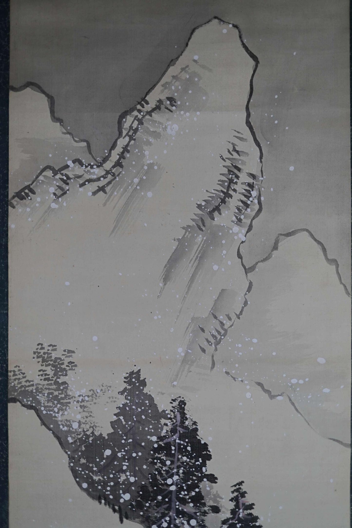 Japanese antique brush ink painting scroll fine Landscape in winter mountain valley, Kanji signature, KAKEJIKU H67.3×18.9in / 171x48cm