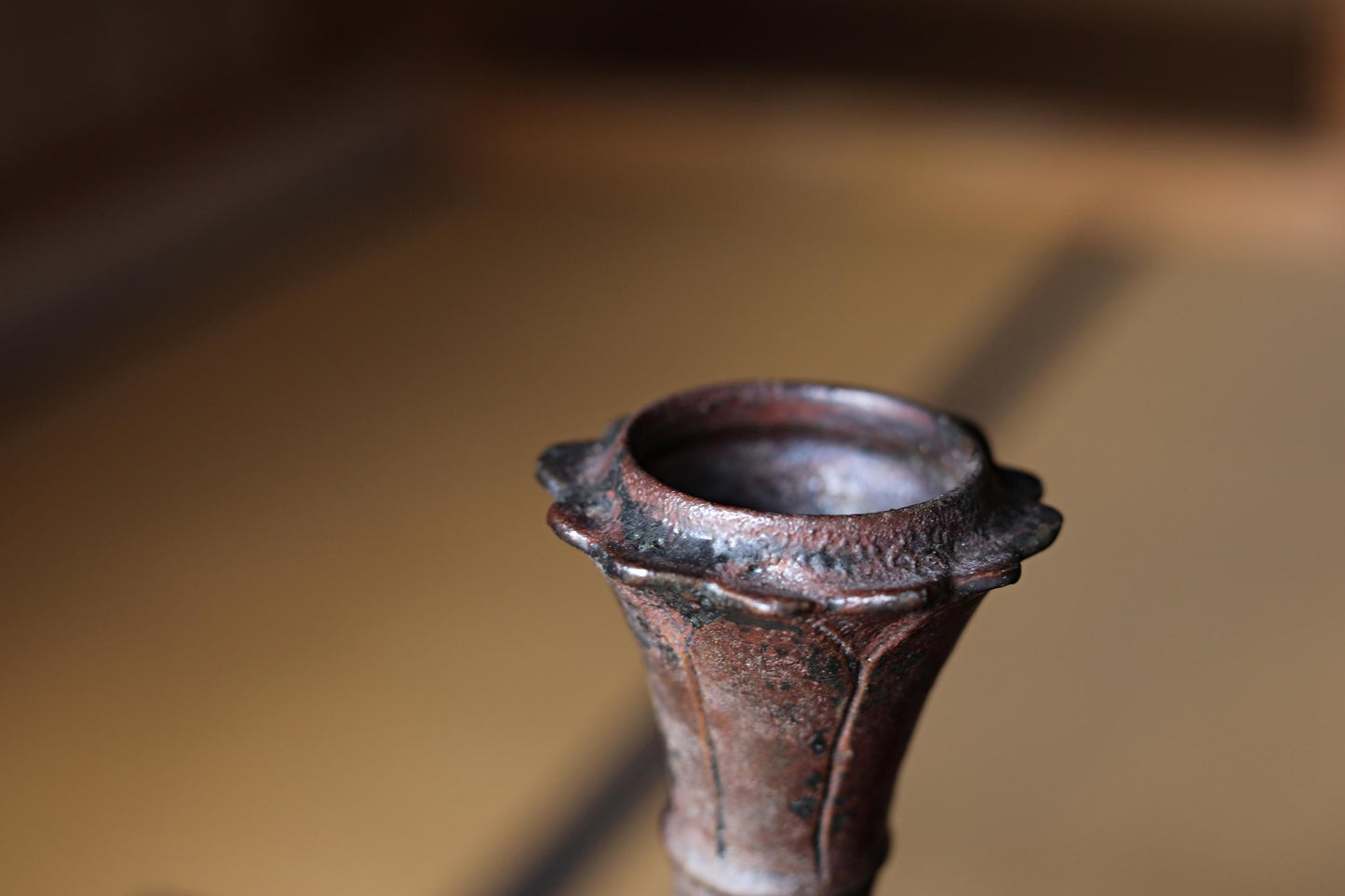 Japanese antique vase "BIZEN ware" pottery flower vase name of A top in the shape of a bellflower with Kanji signature wooden box H9.4×4.1in