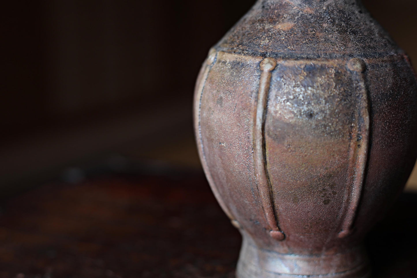 Japanese antique vase "BIZEN ware" pottery flower vase name of A top in the shape of a bellflower with Kanji signature wooden box H9.4×4.1in