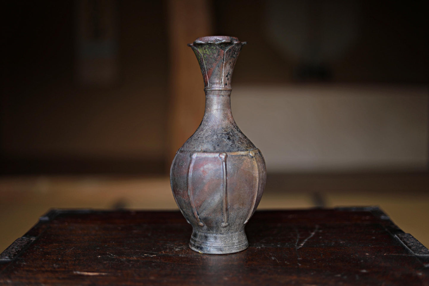 Japanese antique vase "BIZEN ware" pottery flower vase name of A top in the shape of a bellflower with Kanji signature wooden box H9.4×4.1in