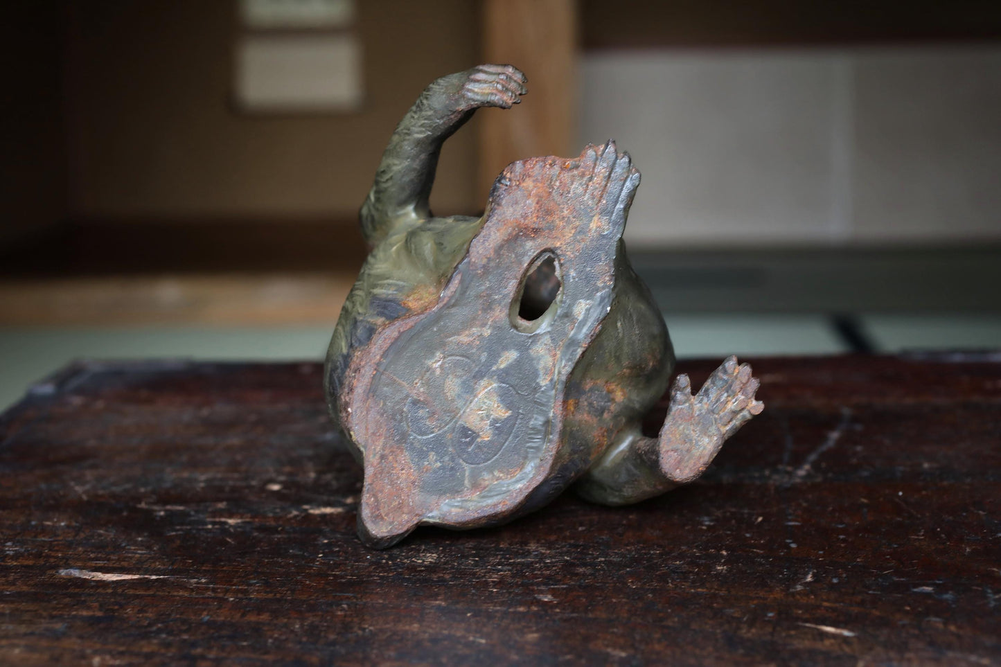 Japanese vintage cast iron monkey statue ornament doll with sign 1970s Japanese interior vintage metal craft animal H7.1×5.5in/H18×14cm