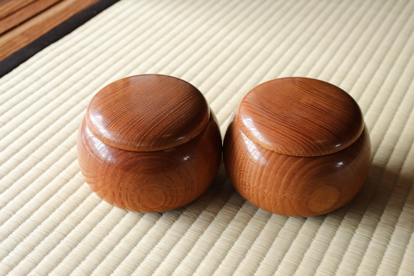 FINE! Go playing table curved out of a single wood, IGO stone set board game ,Japanese furniture, unused H9.1×17.8in/H23×45.2cm