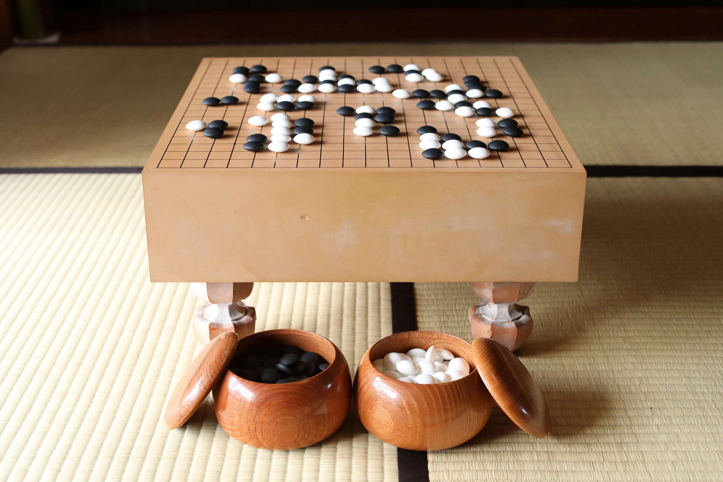 FINE! Go playing table curved out of a single wood, IGO stone set board game ,Japanese furniture, unused H9.1×17.8in/H23×45.2cm