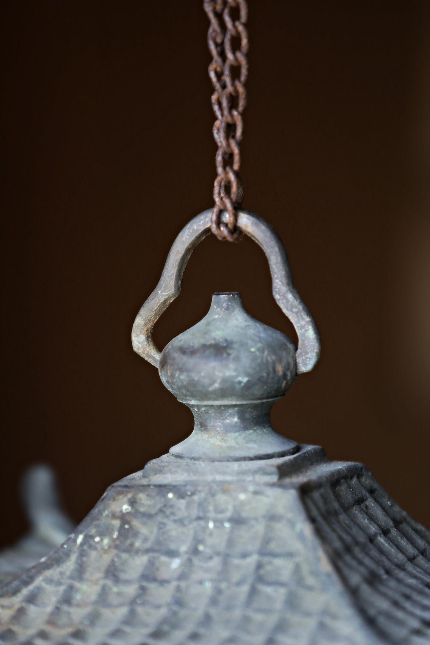 FINE! Japanese vintage bronze Lantern, garden lamp, Hanging Lantern Tsuridoro with chain bells and arabesque open work H10.8in/H27.5cm