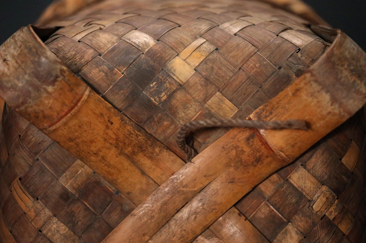 Japanese old antique Large box farmer's old bamboo backpack with Kanji KAGO basket hand craft, 1858s H13.4in×W13.4in/H34×W34cm