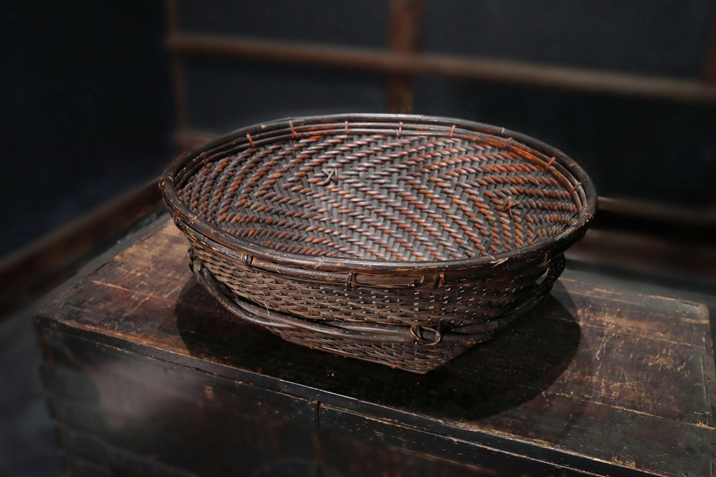 RARE! LARGE! Antique Japanese Farmers Hand Woven Wild grape vine Round Basket, Ajiro ami, MINGEI hand craft, H9.3xW22in/23.7x56cm