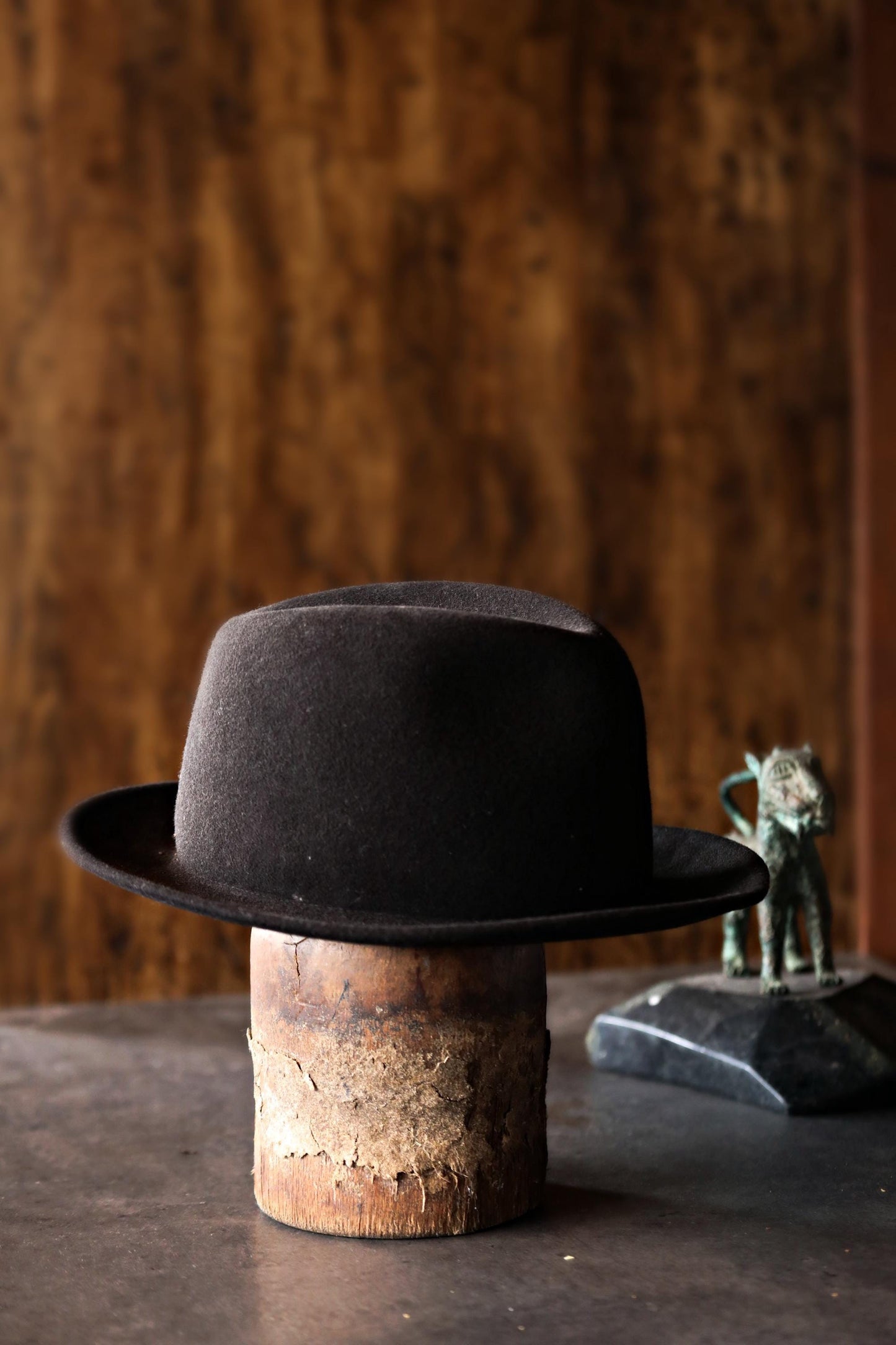 Japanese vintage wooden straw hammer name "KINUTA", MINGEI, Farmer's tool hand craft /wooden pedestal hat rack H9.3×5.1in/H23.5×13cm